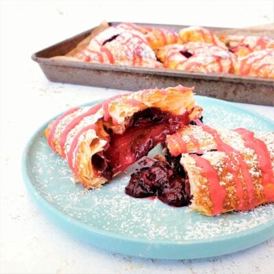 Blackberry Fruit Turnovers with Puff Pastry