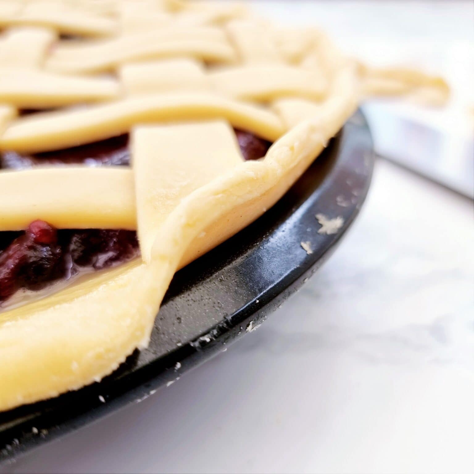 How to Line a Round Pie Dish with Ready Rolled Puff Pastry (UK) – Feast ...